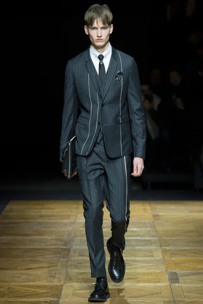 Look 5
